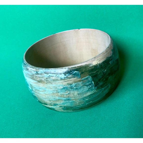 Boho Style Vintage Light Wood Green-Painted Bangle Bracelet - Picture 4 of 4
